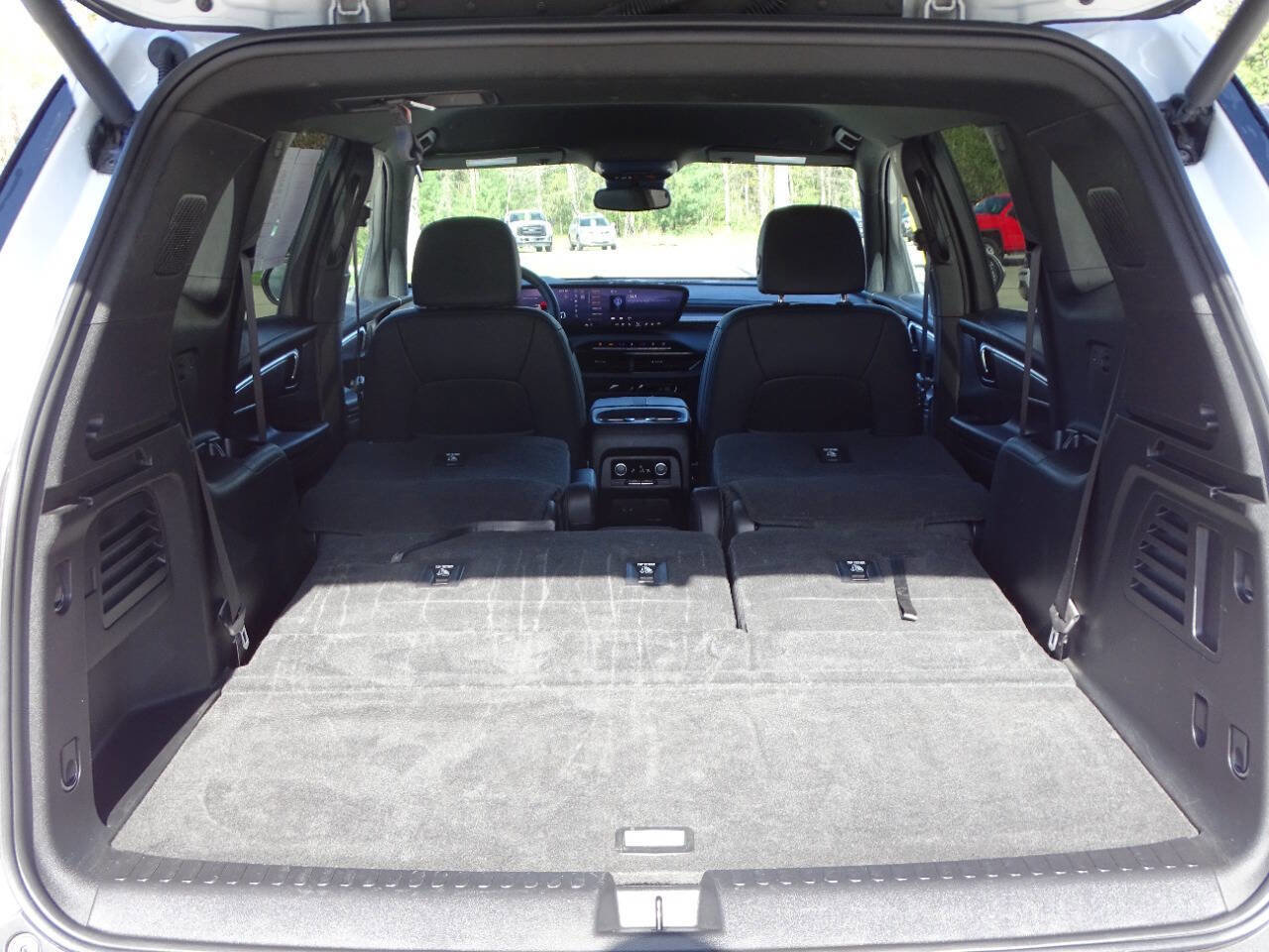 Used 2025 Buick Enclave AWD Preferred image 45