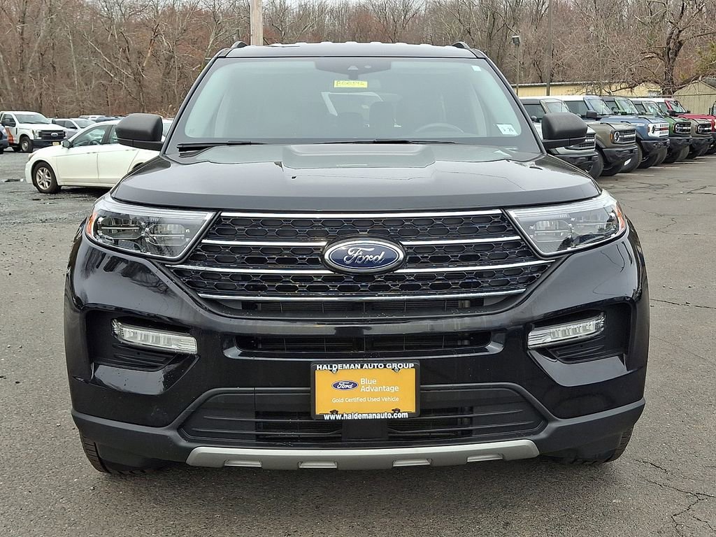 Used 2021 Ford Explorer XLT w/ Equipment Group 202A image 2
