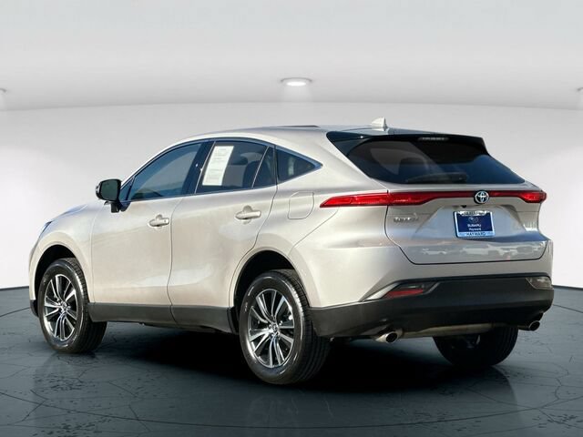 Used 2024 Toyota Venza LE AWD/4WD image 4