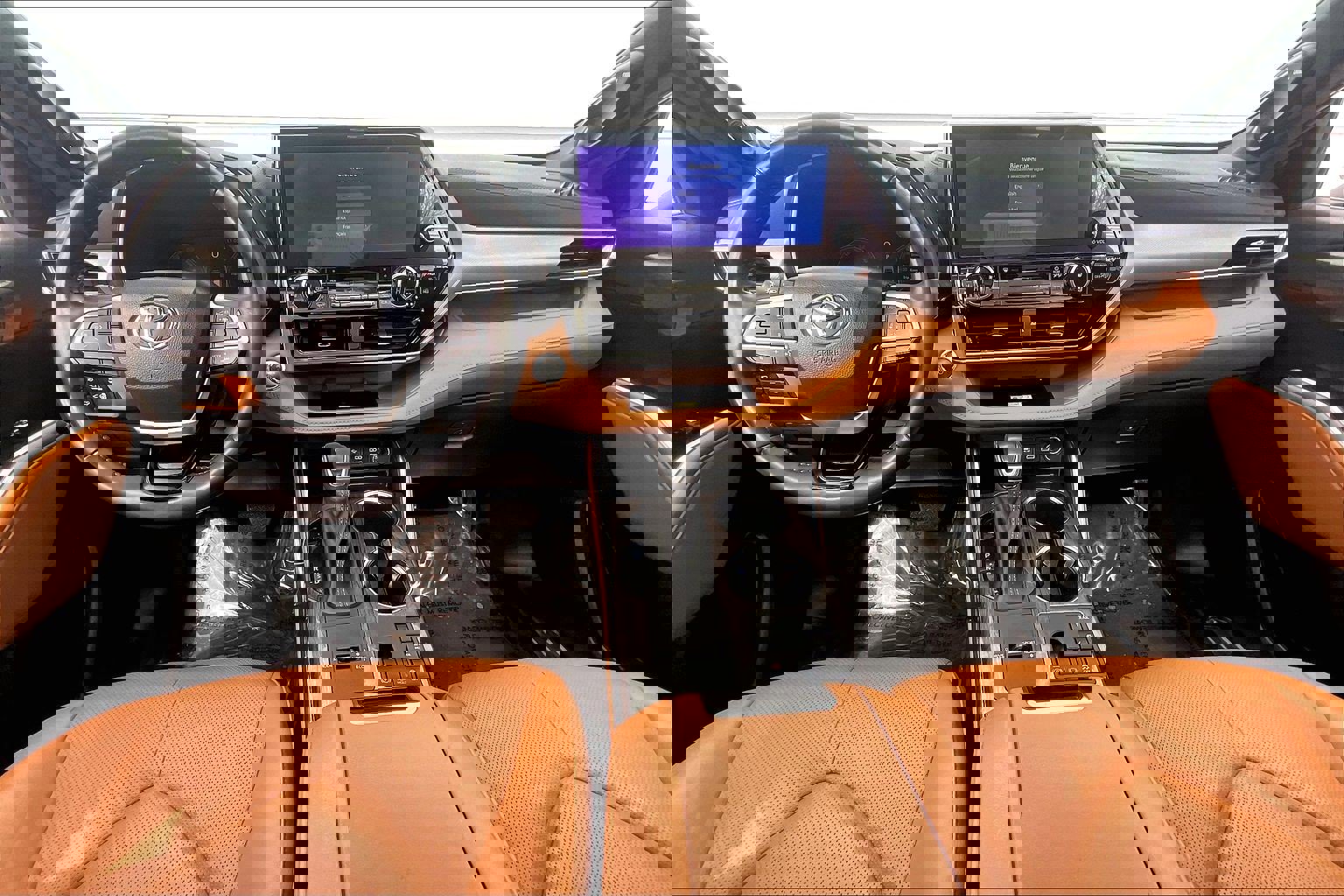 Used 2023 Toyota Highlander Platinum image 19