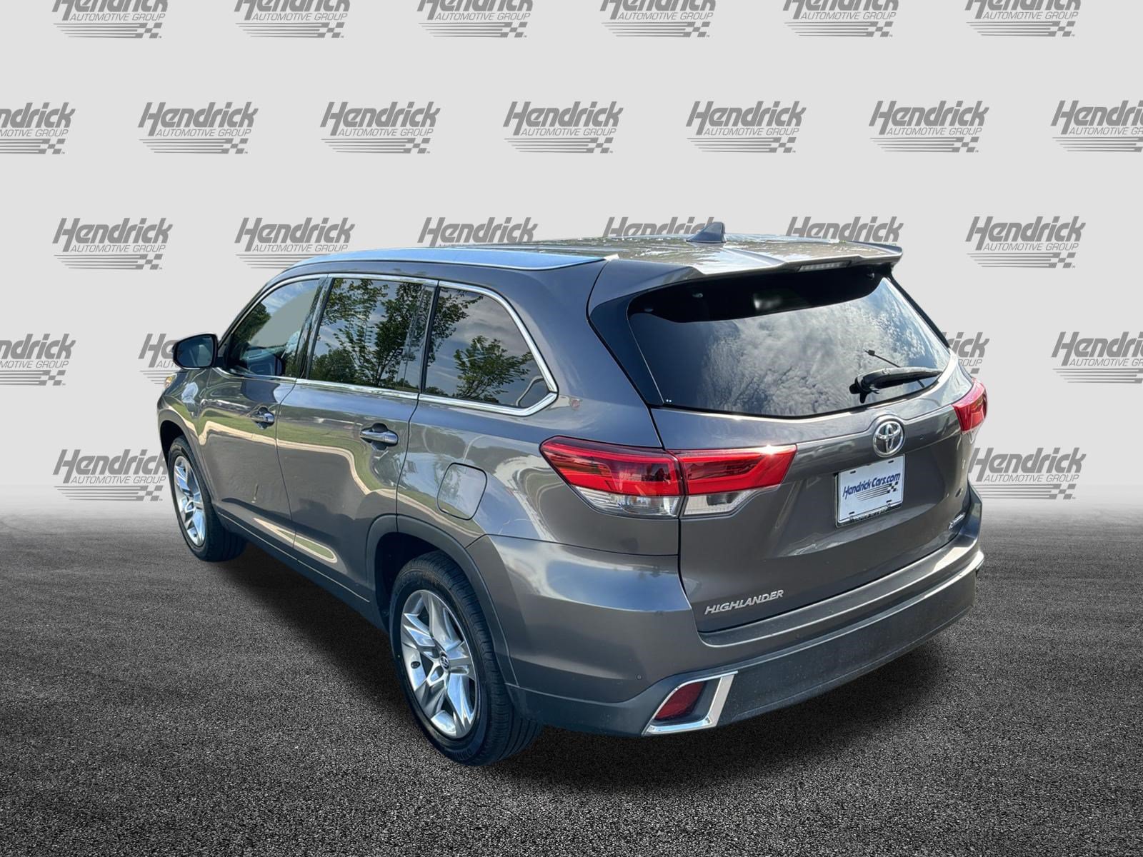 Used 2018 Toyota Highlander Limited FWD image 8