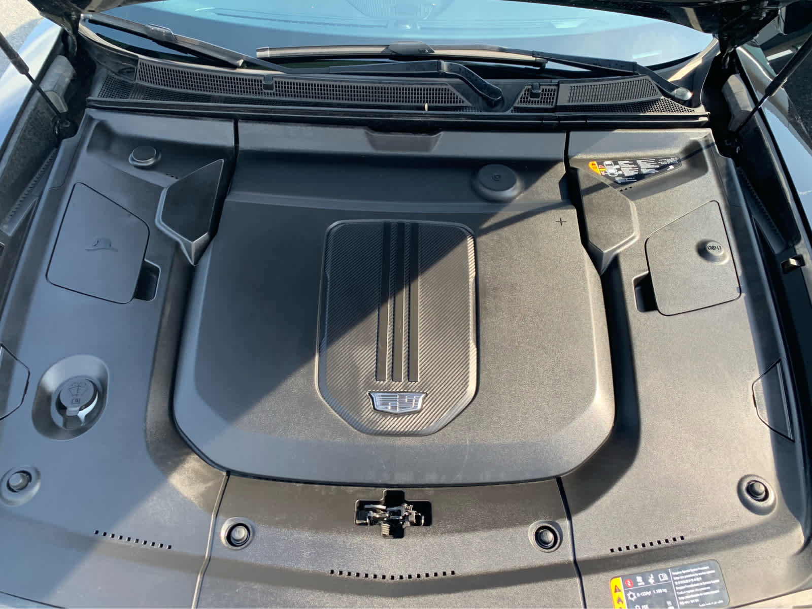 Used 2024 Cadillac Lyriq Luxury w/ LPO, Floor Liner Package AWD/4WD image 9