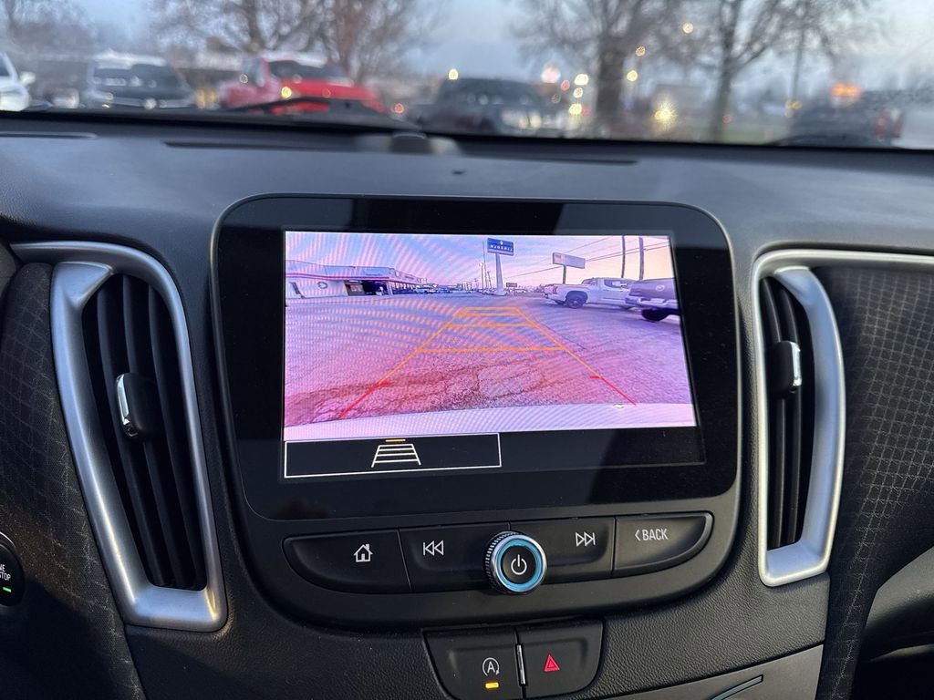 Used 2023 Chevrolet Malibu LT w/ Sport Edition image 17