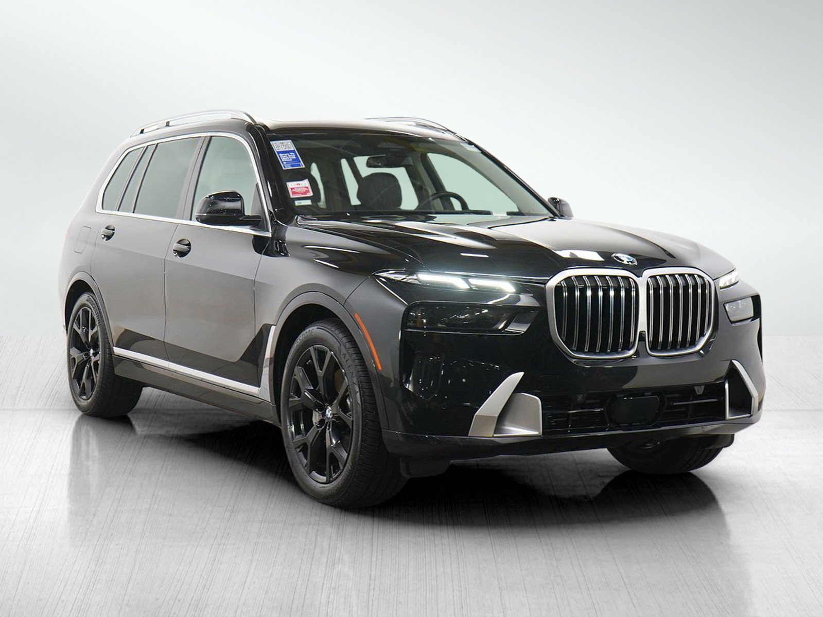 Used 2024 BMW X7 xDrive40i w/ Premium Package AWD/4WD image 7