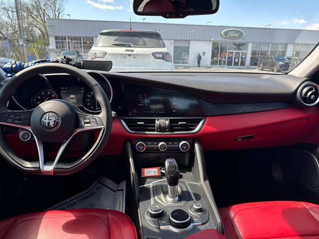 Used 2019 Alfa Romeo Giulia AWD image 12
