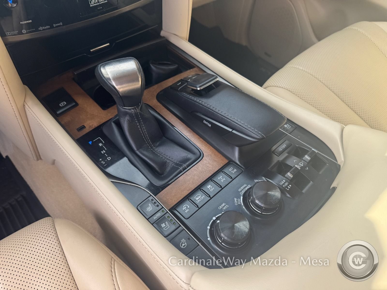 Used 2021 Lexus LX 570 4WD w/ Luxury Package image 25
