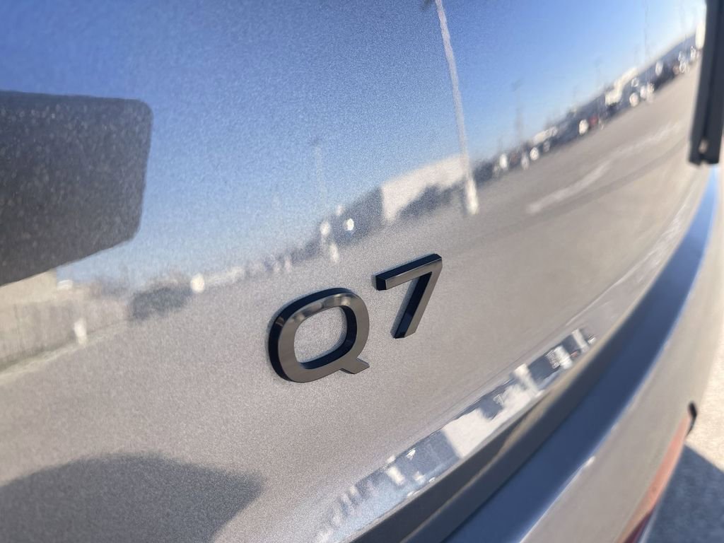 Used 2025 Audi Q7 3.0T Premium Plus image 12