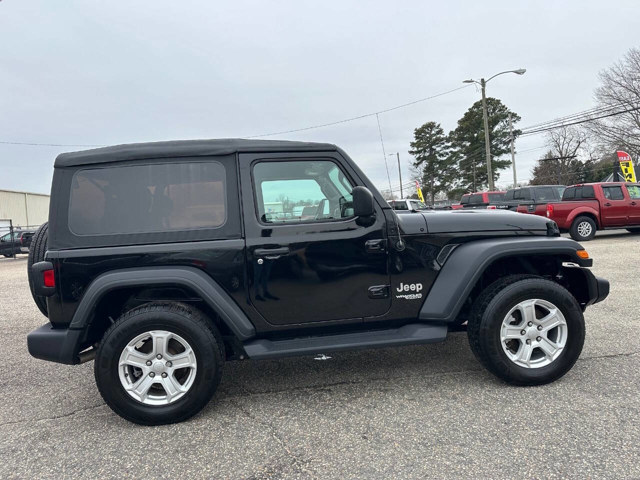 Used 2018 Jeep Wrangler Sport image 14