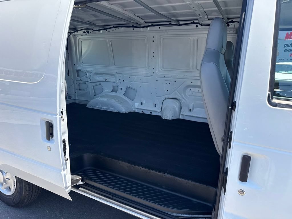 Used 2014 Ford E-150 and Econoline 150 w/ Commercial Cargo Van Package RWD image 10