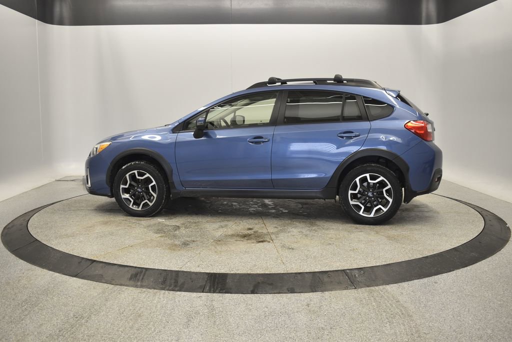 Used 2017 Subaru Crosstrek 2.0i Limited image 4