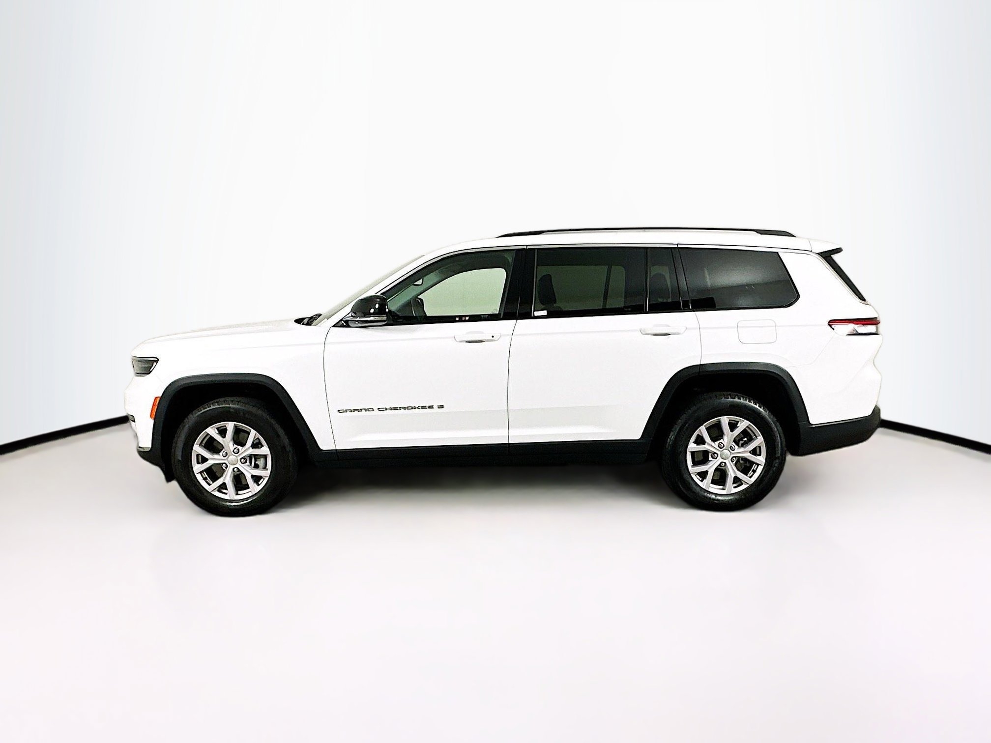 Used 2022 Jeep Grand Cherokee L Limited AWD/4WD image 4