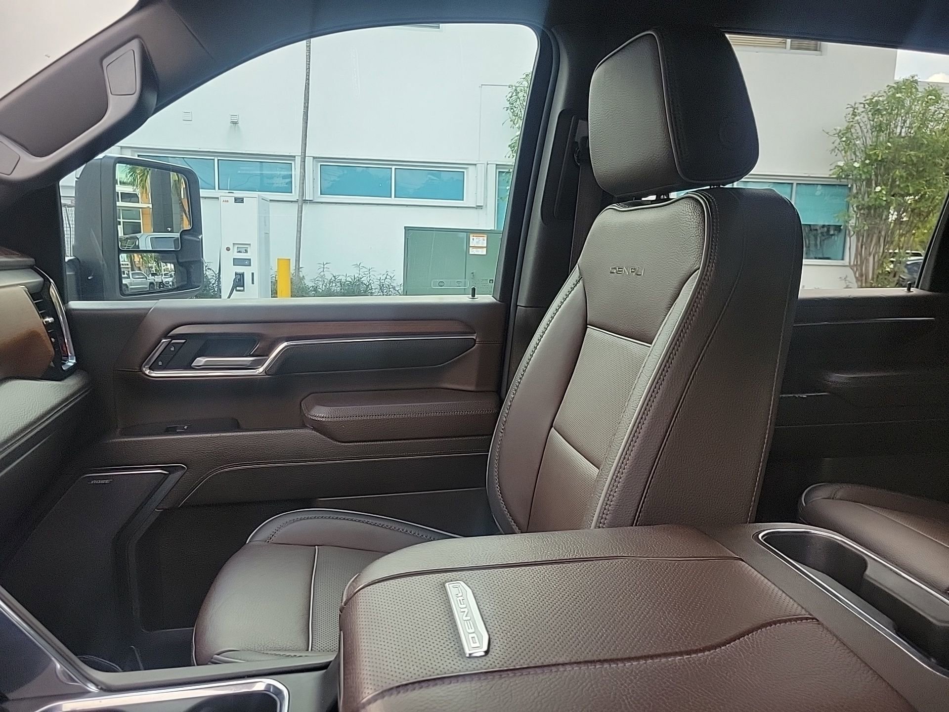 Used 2024 GMC Sierra 3500 Denali w/ Denali Reserve Package image 28