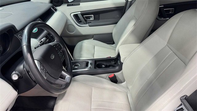 Used 2019 Land Rover Discovery Sport HSE image 24