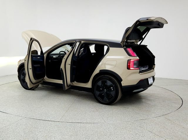 New 2026 Volvo EX30 Cross Country Ultra image 12