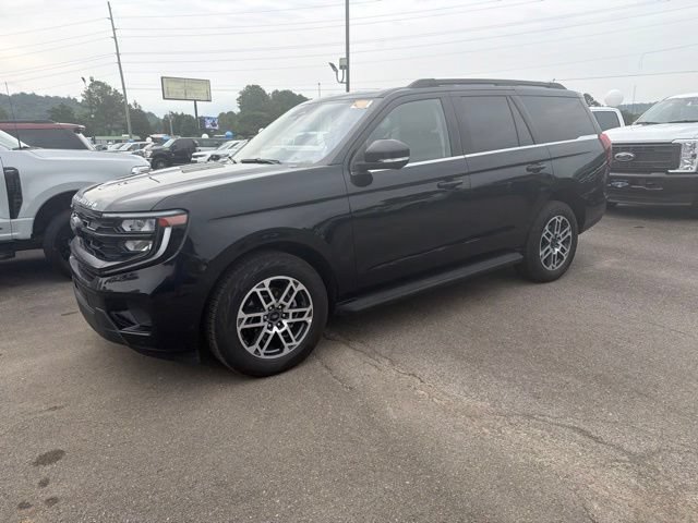 Used 2025 Ford Expedition Active AWD/4WD image 13