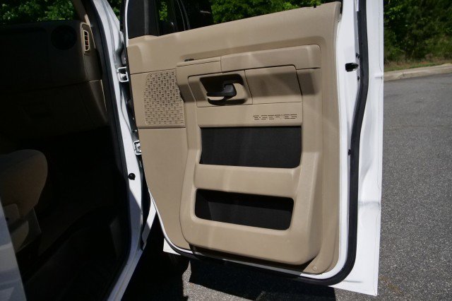 Used 2014 Ford E-350 and Econoline 350 XLT RWD image 31