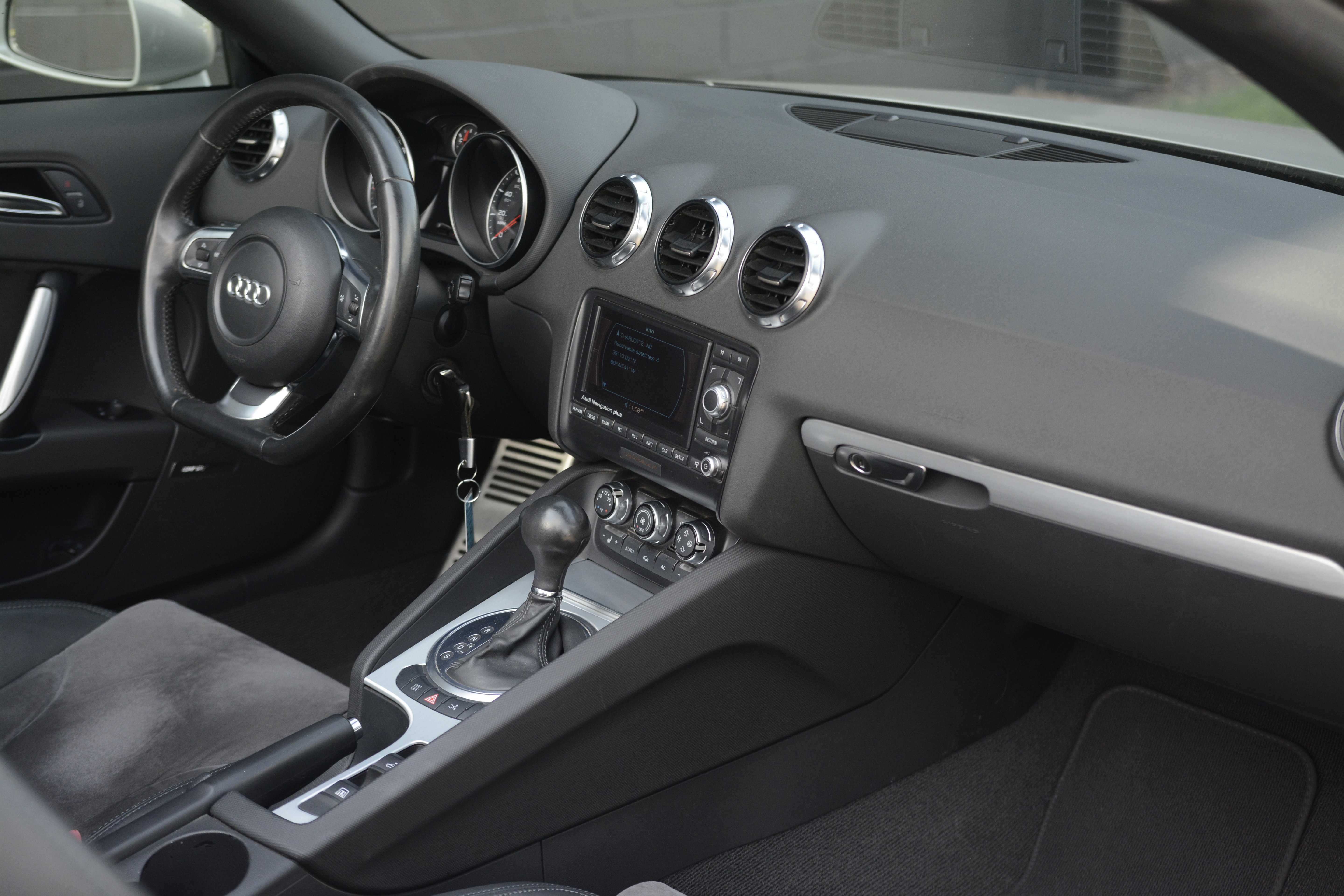 Used 2008 Audi TT 2.0T FWD image 26