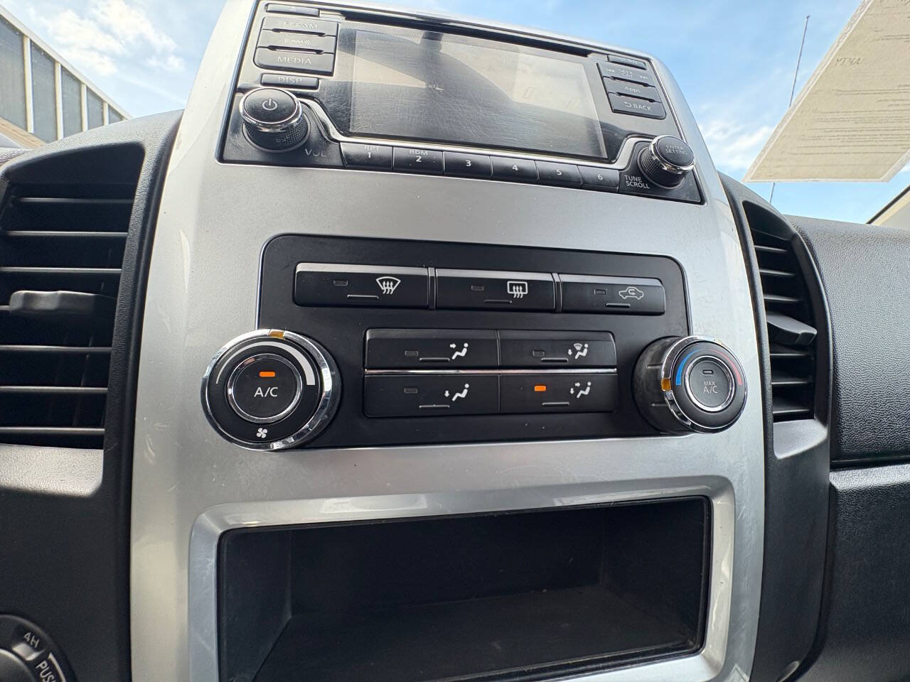 Used 2015 Nissan Titan PRO-4X AWD/4WD image 18