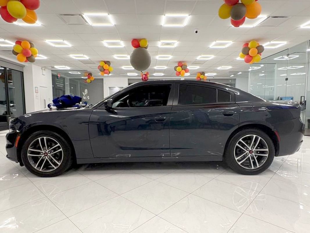 Used 2019 Dodge Charger SXT w/ Plus Group image 4