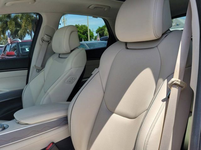 Used 2024 Genesis GV70 2.5T w/ Advanced Package AWD/4WD image 13