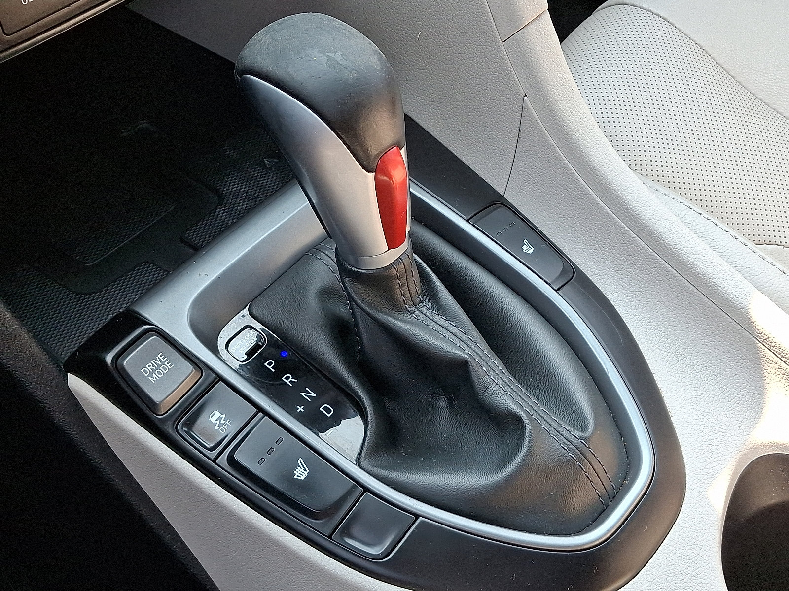 Used 2020 Hyundai Veloster Turbo Ultimate FWD image 15