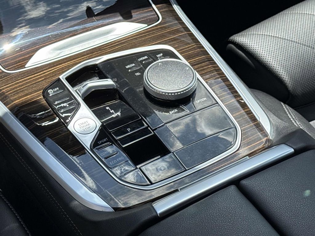 Used 2024 BMW X5 xDrive40i w/ Parking Assistance Package AWD/4WD image 36