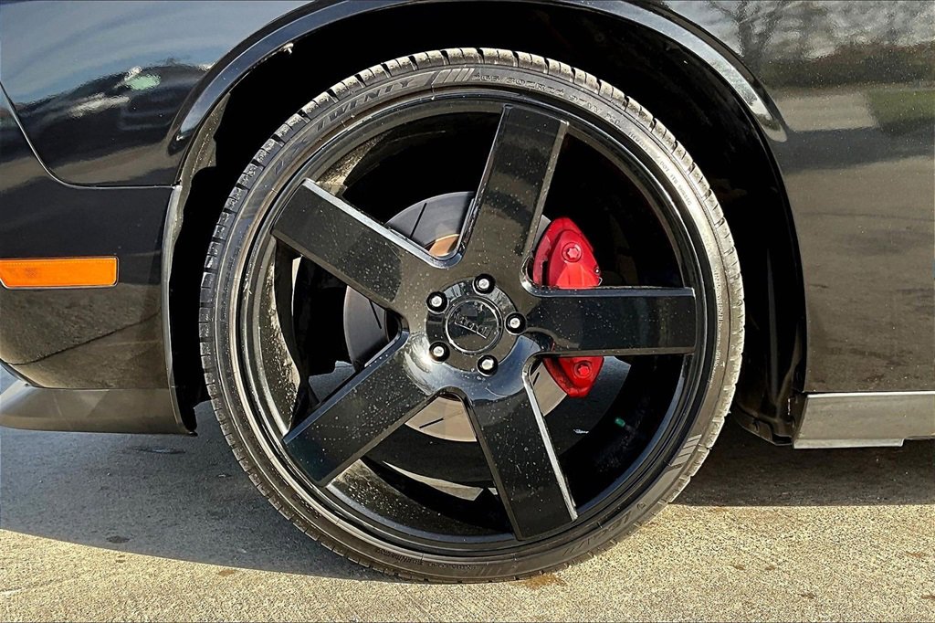 Used 2010 Dodge Challenger SRT8 w/ SRT Option Group II image 10