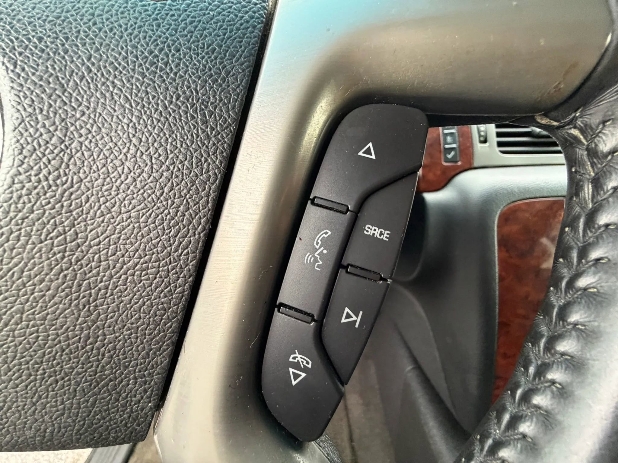 Used 2013 Chevrolet Suburban LT w/ Luxury Package image 45