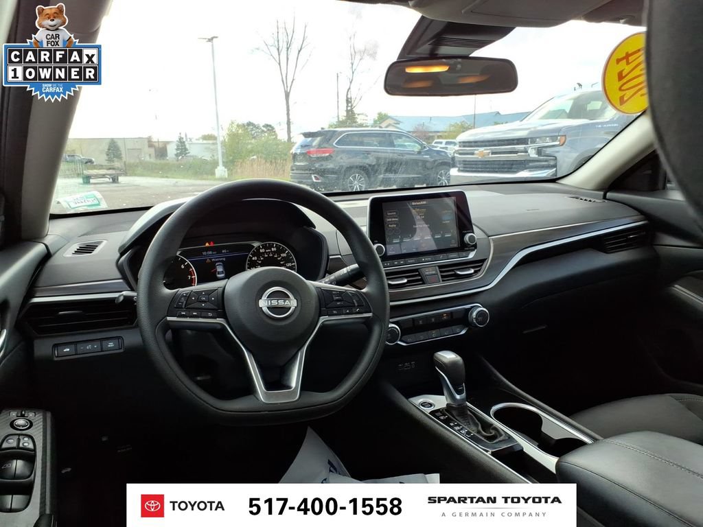 Used 2024 Nissan Altima 2.5 SV FWD image 12