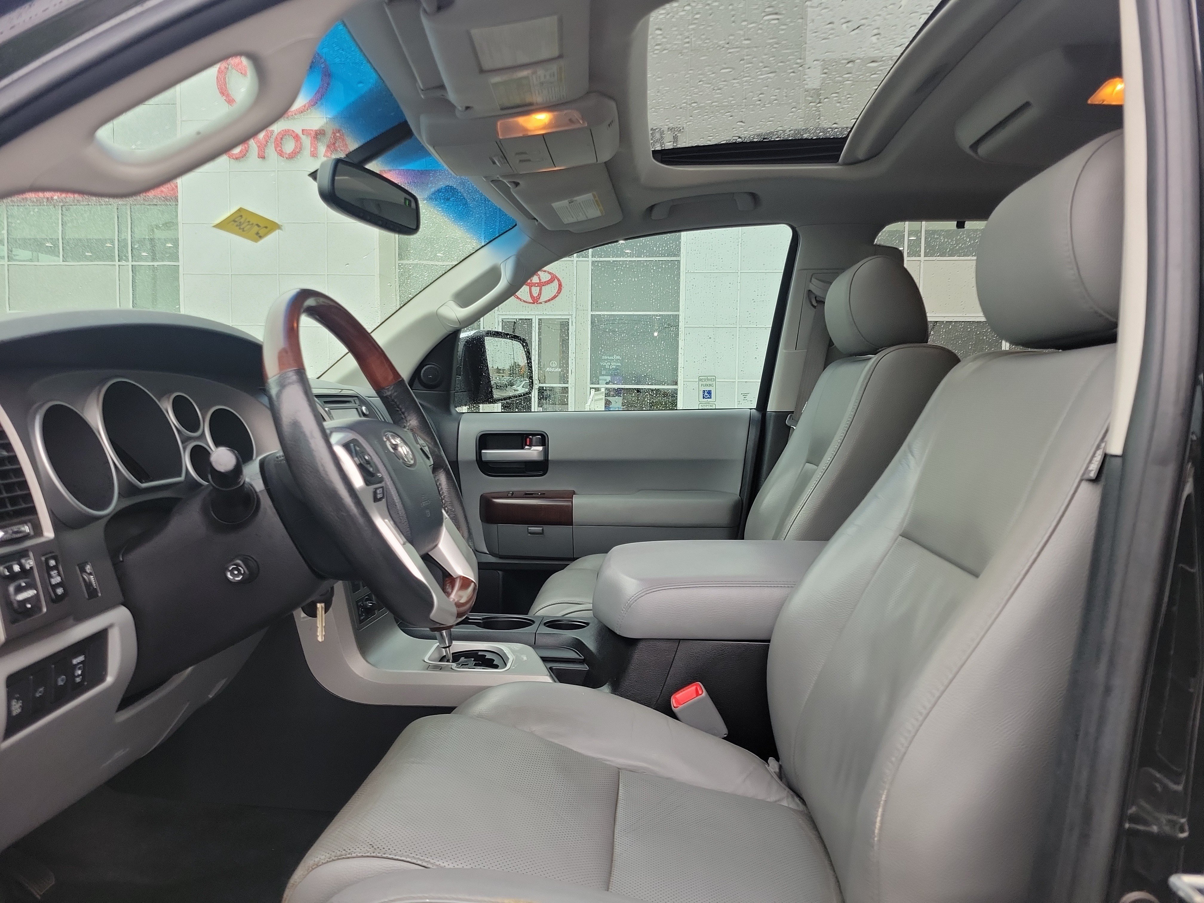 Used 2017 Toyota Sequoia Platinum AWD/4WD image 15