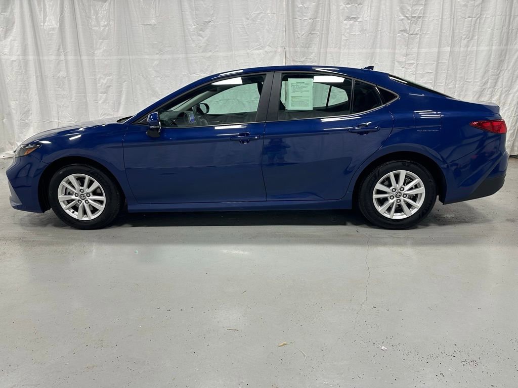 Used 2025 Toyota Camry LE FWD image 4
