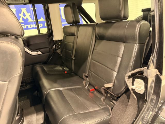 Used 2012 Jeep Wrangler Unlimited Sahara w/ Connectivity Group AWD/4WD image 31