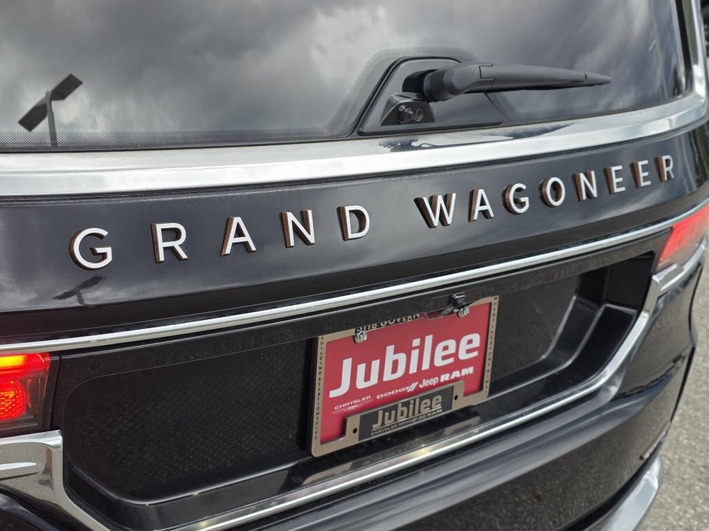 Used 2024 Jeep Grand Wagoneer Series III w/ Flexible Seating Group AWD/4WD image 53