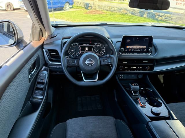 Used 2023 Nissan Rogue SV image 6