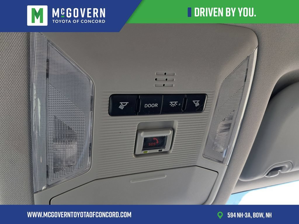 Used 2021 Toyota RAV4 LE AWD/4WD image 24