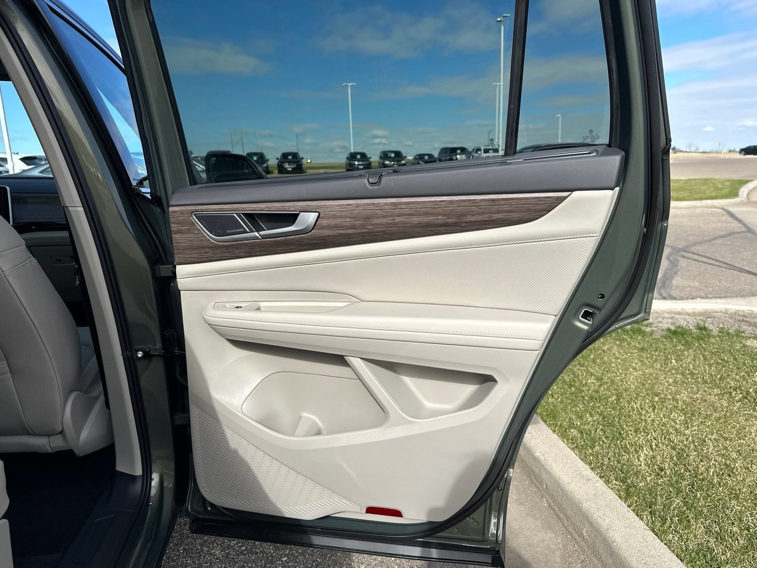 New 2026 Volkswagen Atlas SEL Premium R-Line AWD/4WD image 40
