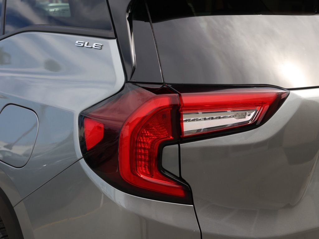 Used 2024 GMC Terrain SLE image 7