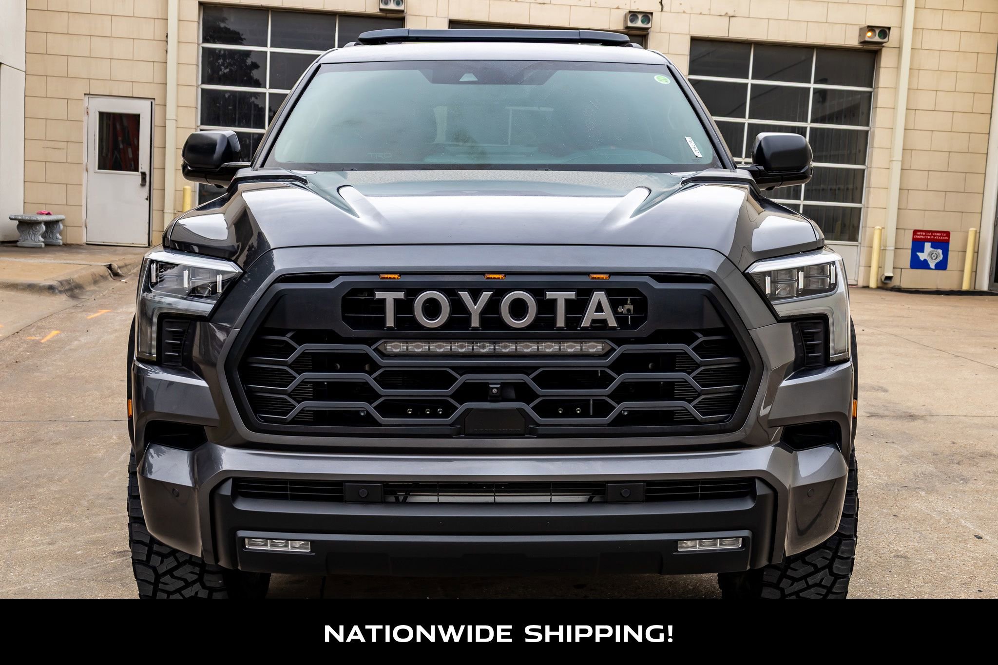 Used 2025 Toyota Sequoia TRD Pro AWD/4WD image 4