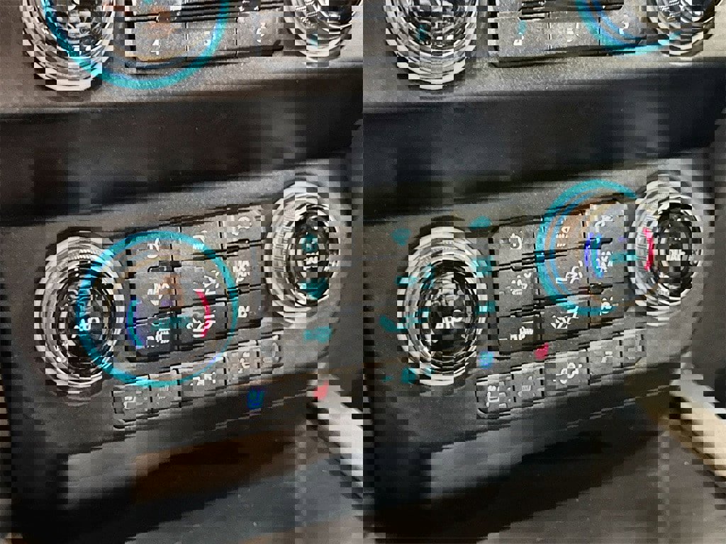 Used 2019 Ford F150 Raptor w/ Equipment Group 802A Luxury image 22