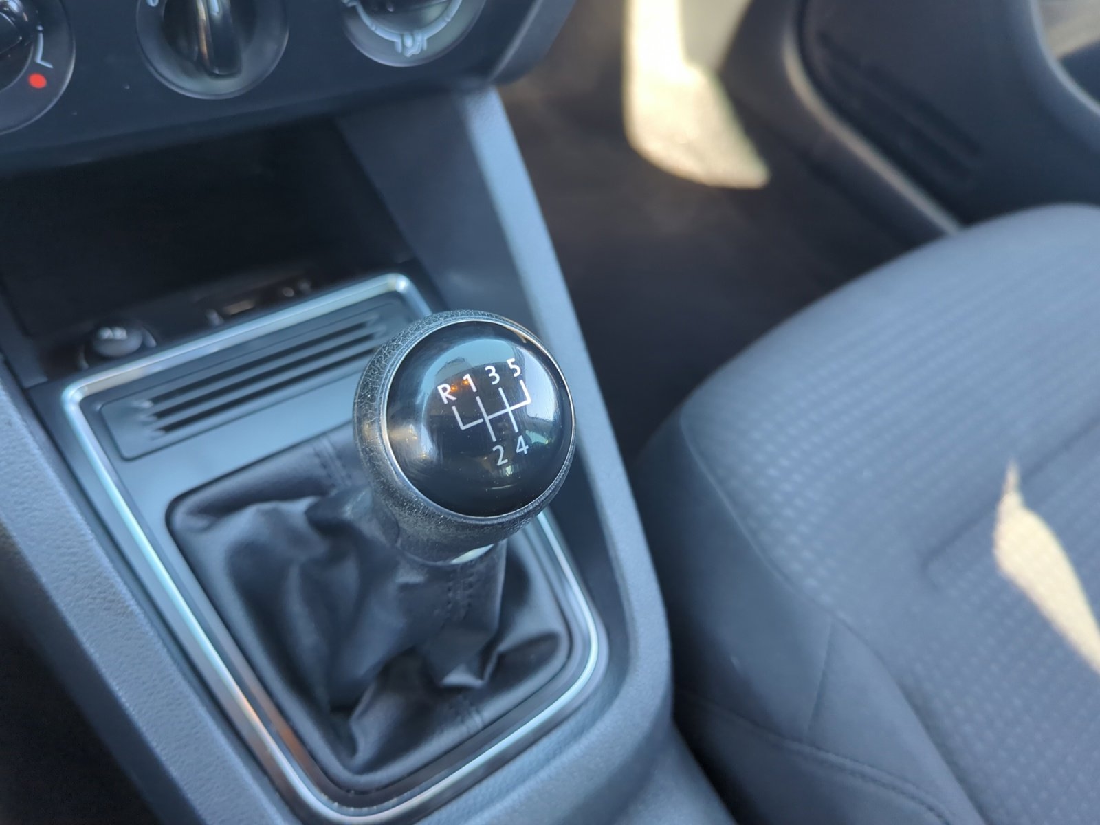 Used 2016 Volkswagen Jetta S image 15