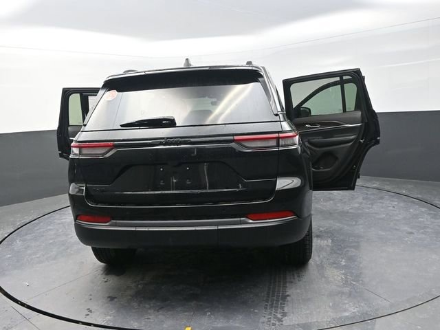 New 2026 Jeep Grand Cherokee Altitude image 33