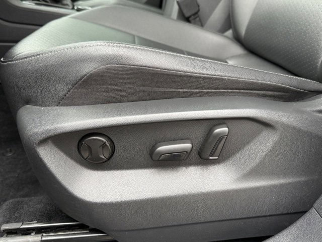 Used 2020 Volkswagen Tiguan SE image 13