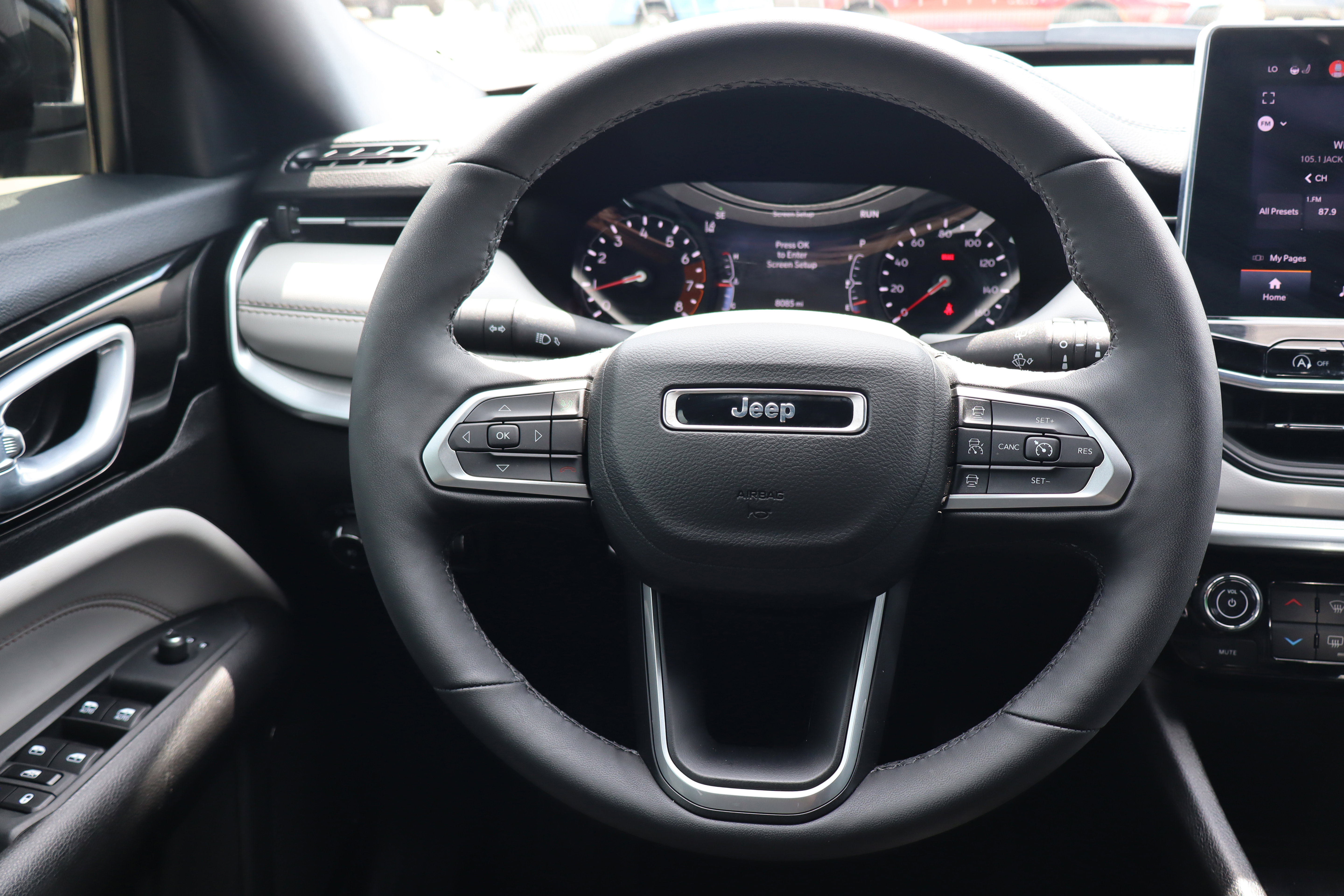 Used 2025 Jeep Compass Limited AWD/4WD image 14