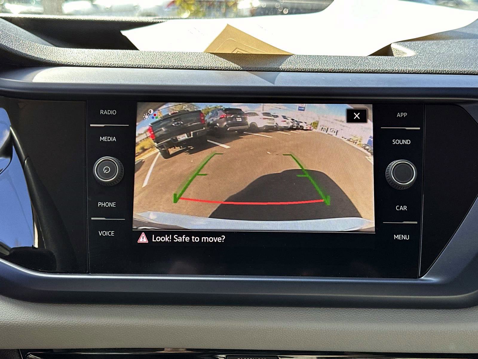 Certified 2022 Volkswagen Taos SE image 21