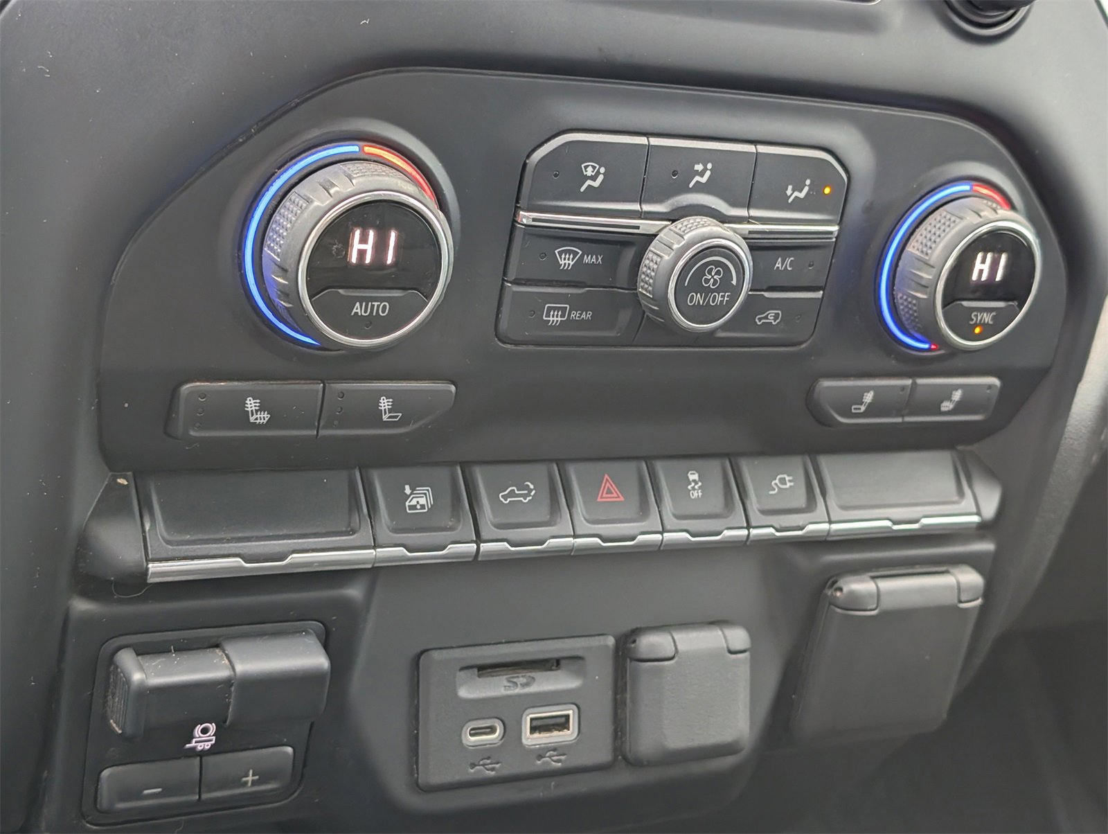 Used 2022 Chevrolet Silverado 2500 LT w/ Convenience Package image 20