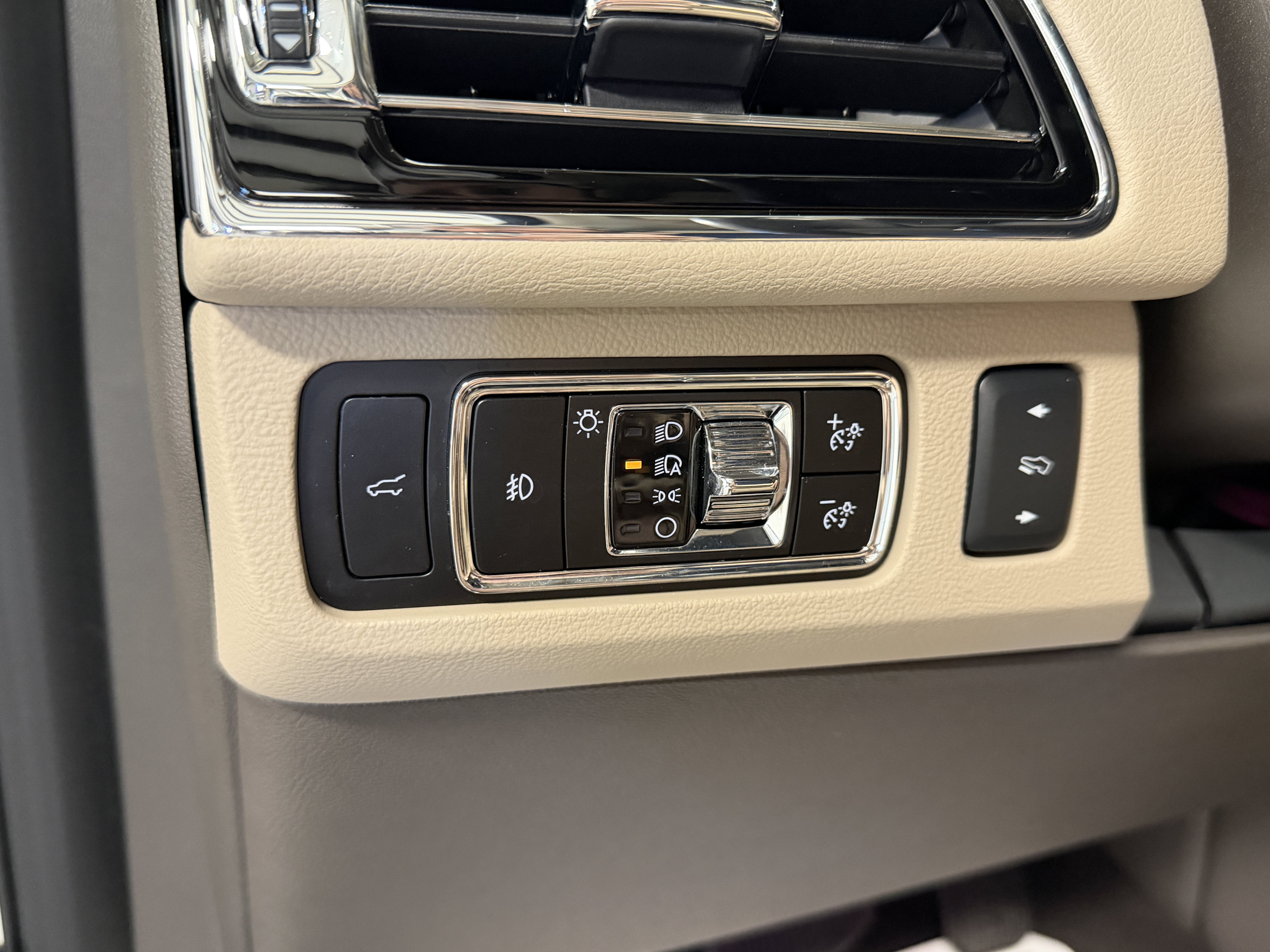 Used 2023 Lincoln Navigator L Reserve AWD/4WD image 20