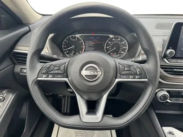 Used 2024 Nissan Altima 2.5 SV FWD image 22