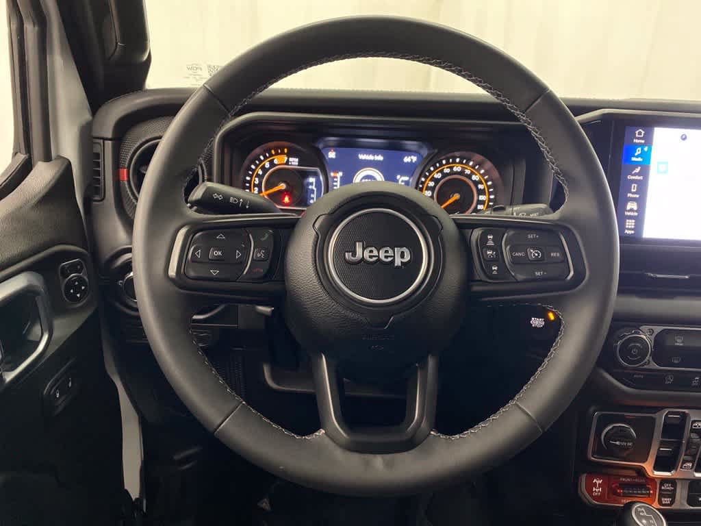 Used 2025 Jeep Wrangler Unlimited Rubicon AWD/4WD image 19