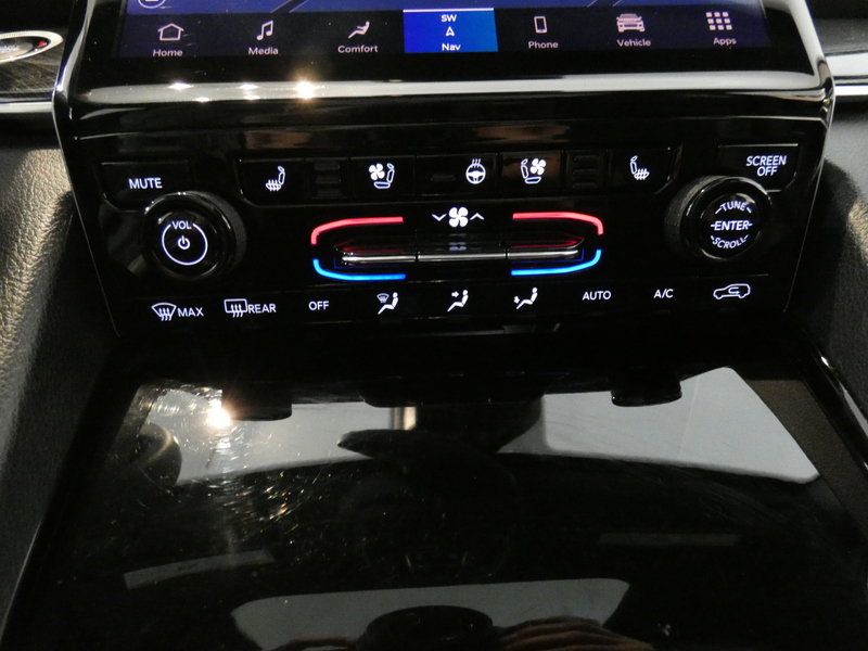 Used 2022 Jeep Grand Cherokee Trailhawk w/ Advanced Protech Group II AWD/4WD image 19