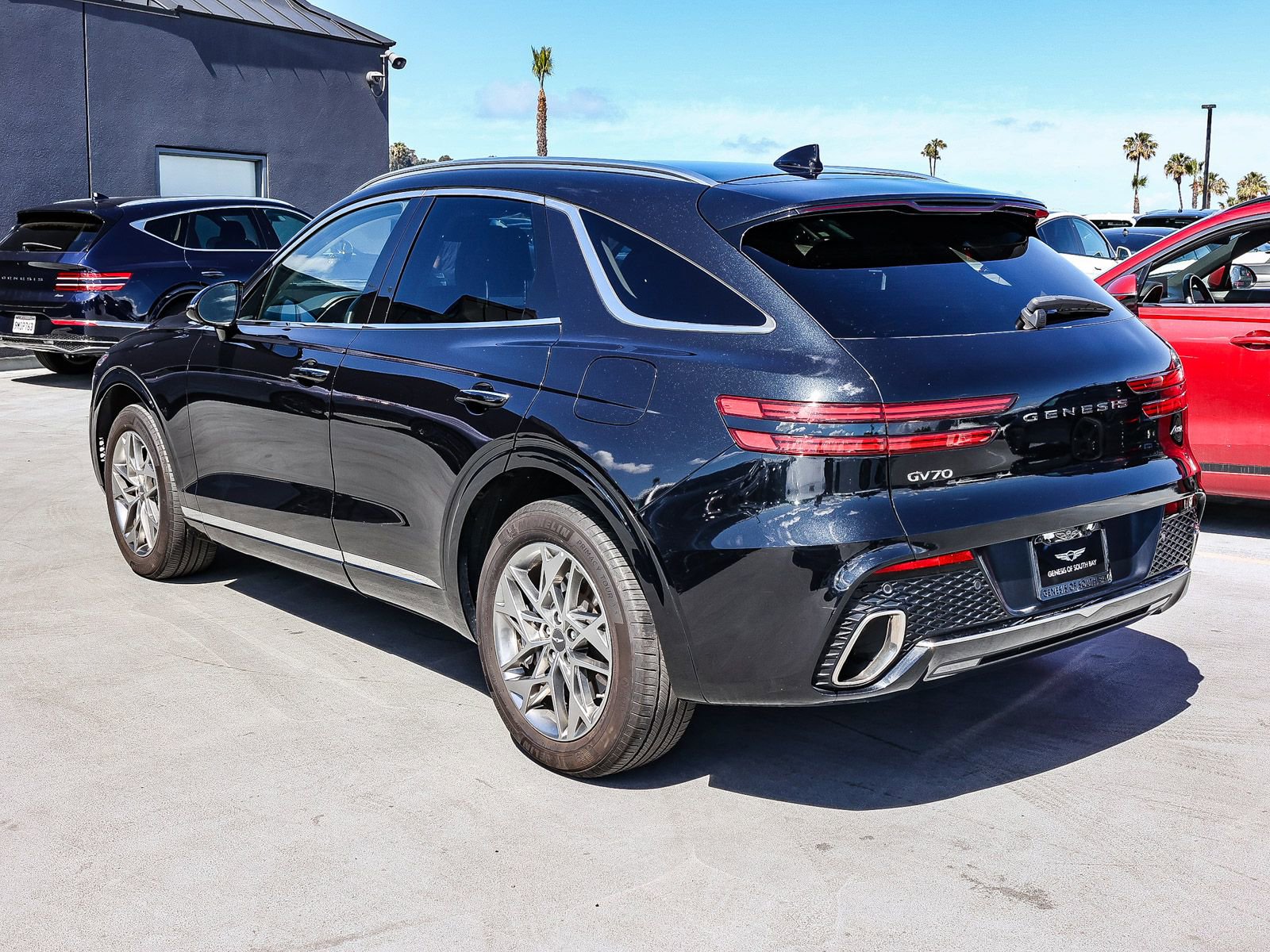 Used 2025 Genesis GV70 2.5T AWD/4WD image 6